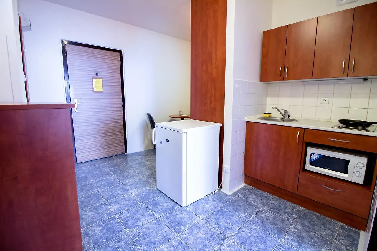 Hostel Jarov III. F Praha 0*,